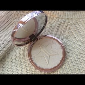 Jeffree Star cosmetics highlight in Crystal Ball